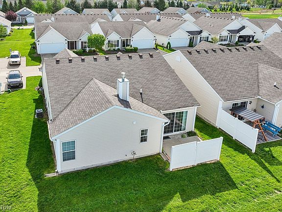 2nd image of 115 Carrington Ct