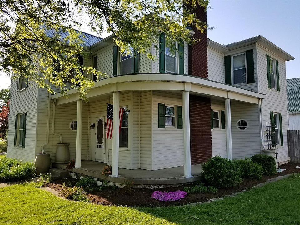 1st image of 209 W Main St