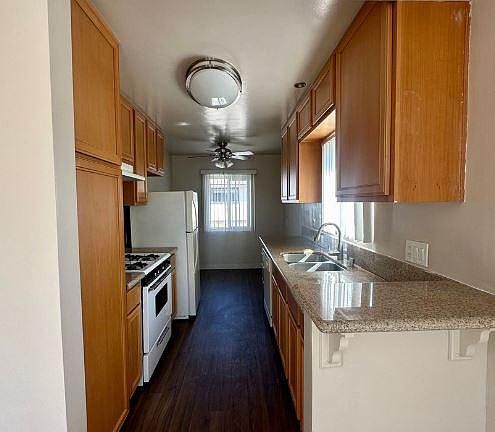 2nd image of 4109 Louisiana St #4109