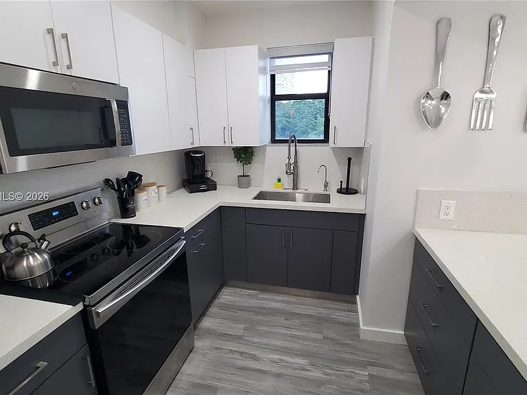 3021 SW 27th Ln #3031 — Photo 9