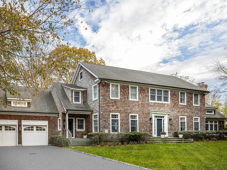 160 Ferry Rd — Photo 2