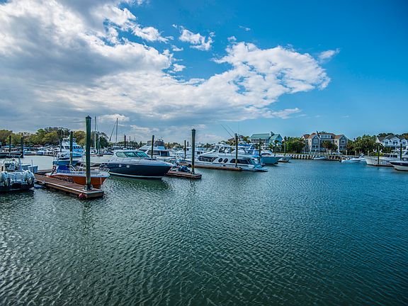 5th image of 24 Morgans Cove Dr