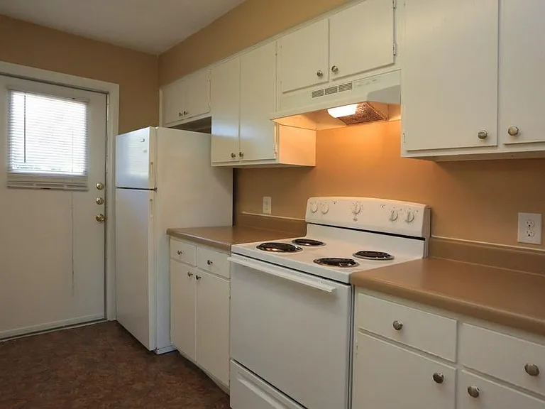 StoneBrook Apartments — Photo 6