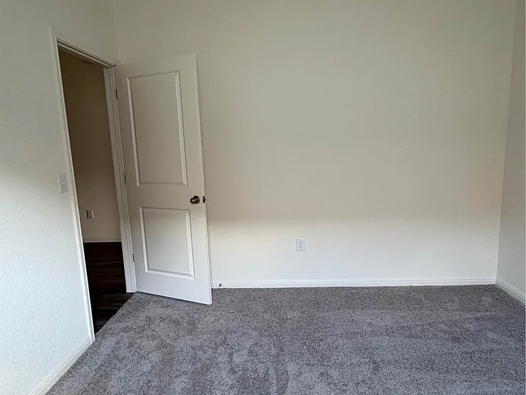 137 Blazilmar Ln — Photo 5
