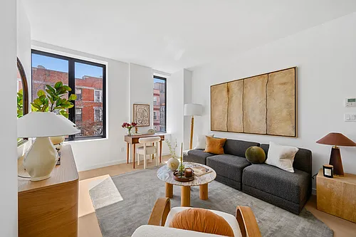 645 Park Pl Photo 1