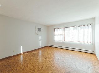 1310 B St #1X1, Lincoln, NE 68502