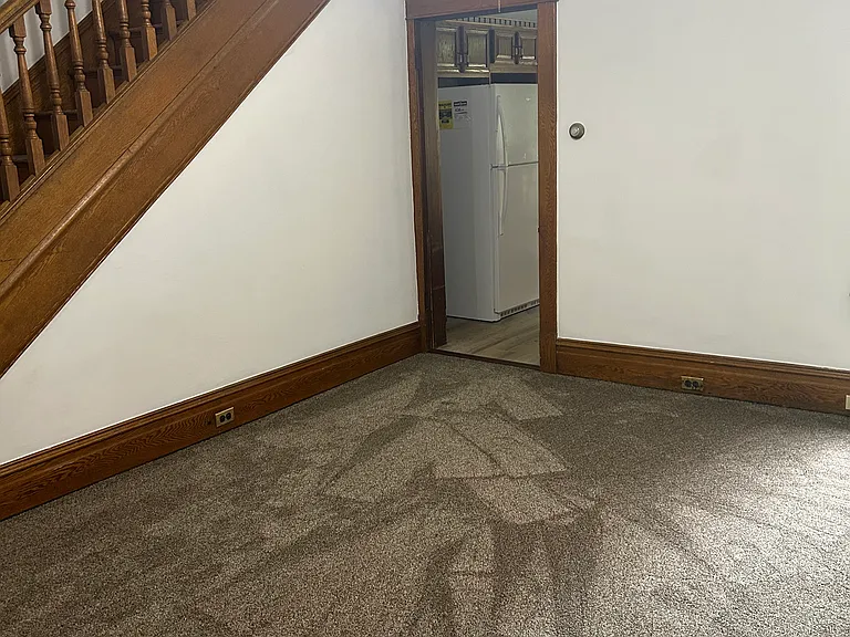 630 N Centre St — Photo 3