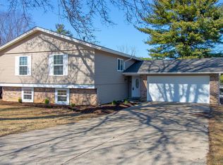 2 Amber Ct, Saint Charles, MO