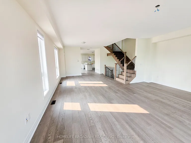 51 Mumbai Dr — Photo 11