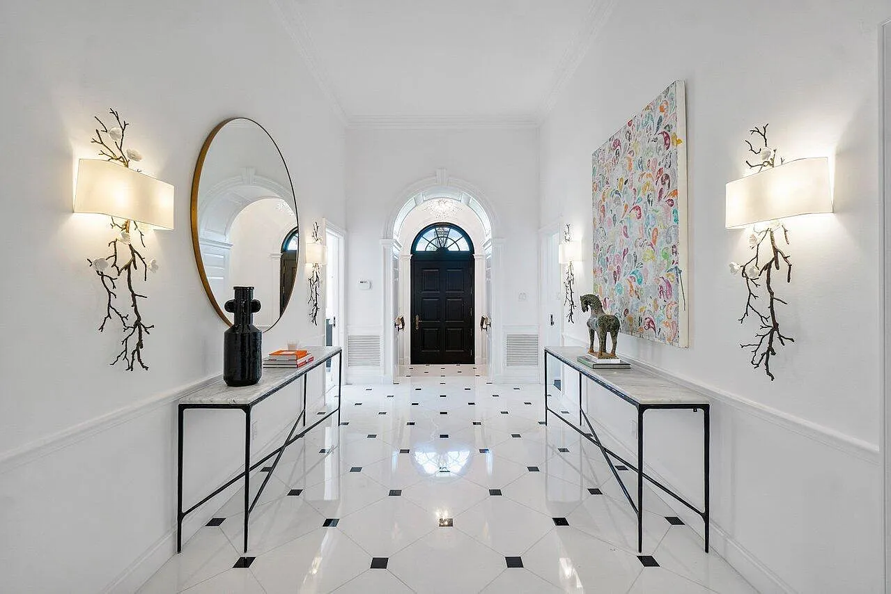 6 bed, 4.5 bath, 5508 sqft, $90,000 — Photo 3
