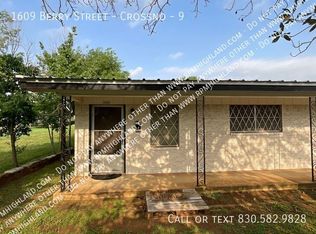 1609 Berry St #9, Llano, TX 78643