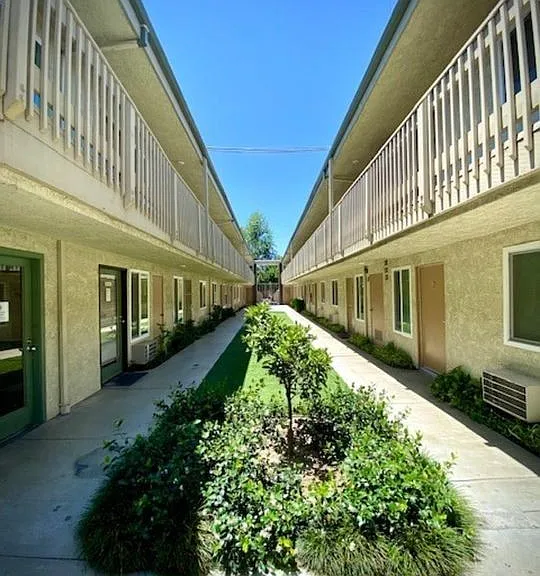 8816 Laurel Canyon Blvd — Photo 2