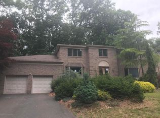 26 Vista Dr, Morganville, NJ 07751
