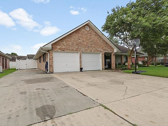 2nd image of 134 Aubrey Dr