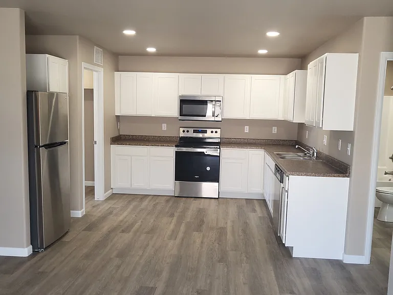 565 S Aguilar Dr — Photo 17