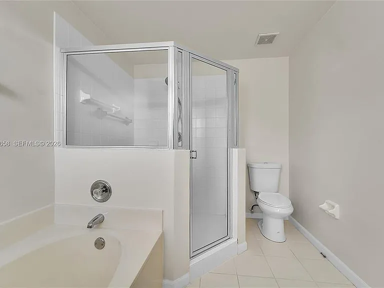 9840 NW 19th Pl — Photo 9
