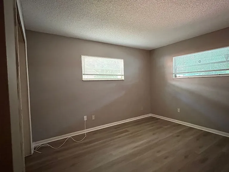 2292 Menomonee Ct — Photo 5