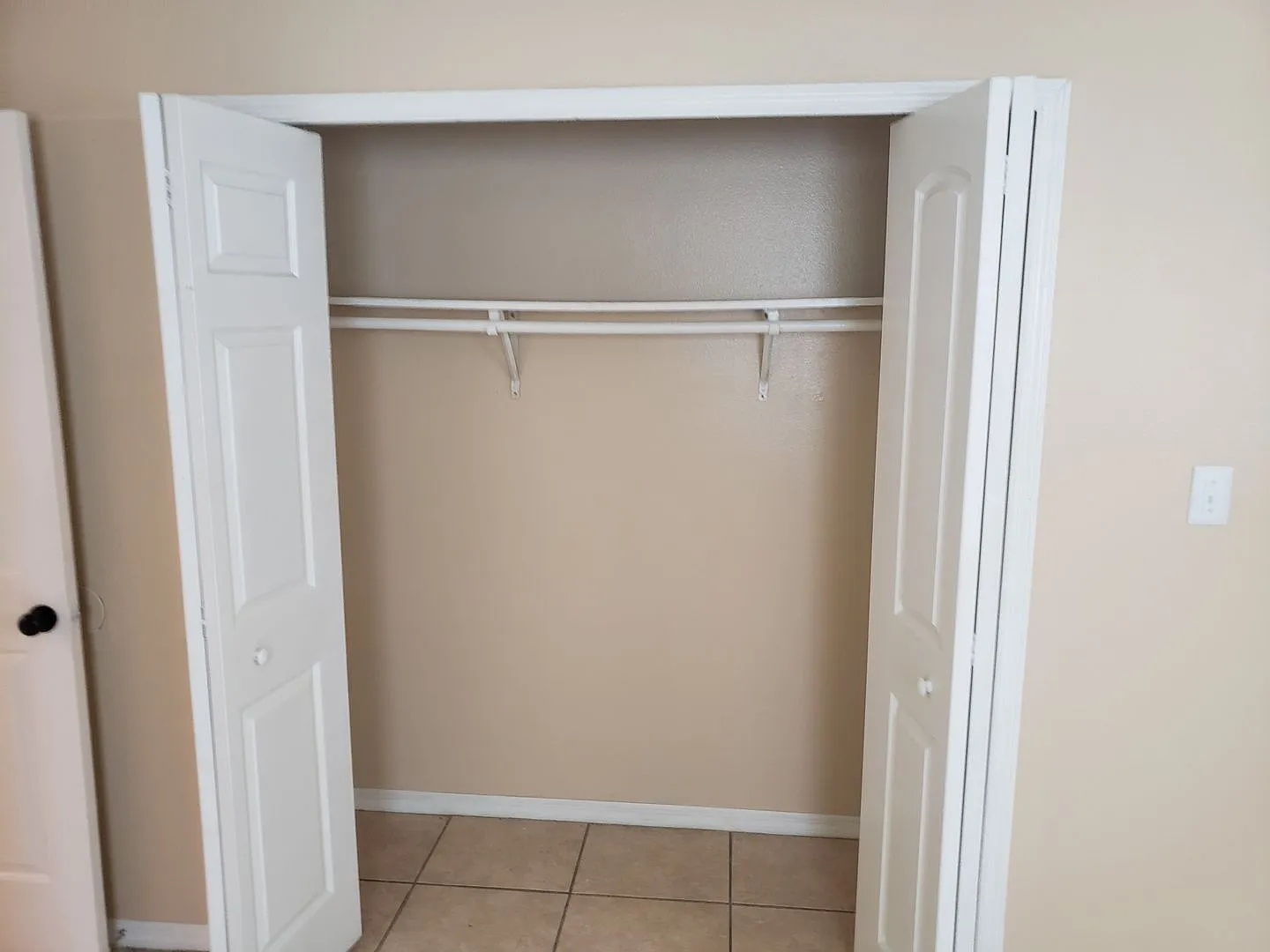 2Br, 1 bath half Duplex - nice house with fenced in yard — Photo 4
