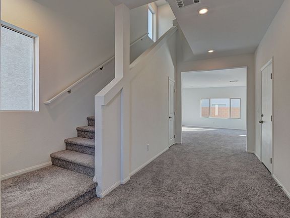 4th image of 5567 Devonville Ave