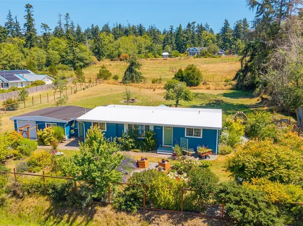3547 Smugglers Cove Road, Greenbank, WA 98253