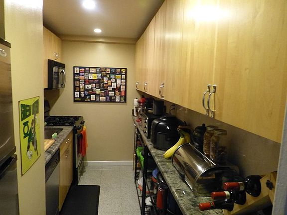 4th image of 330 E 33rd St APT 15D