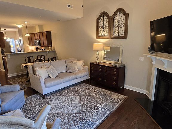 3rd image of 1805 Fox Den Way #3