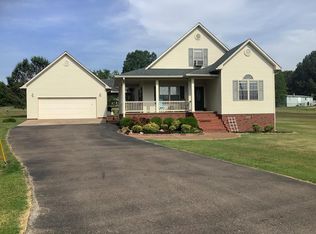 135 E Ashley Dr, Gleason, TN 38229