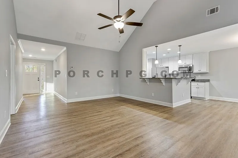 3 bed, 2.0 bath, 1445 sqft, $1,875 — Photo 2