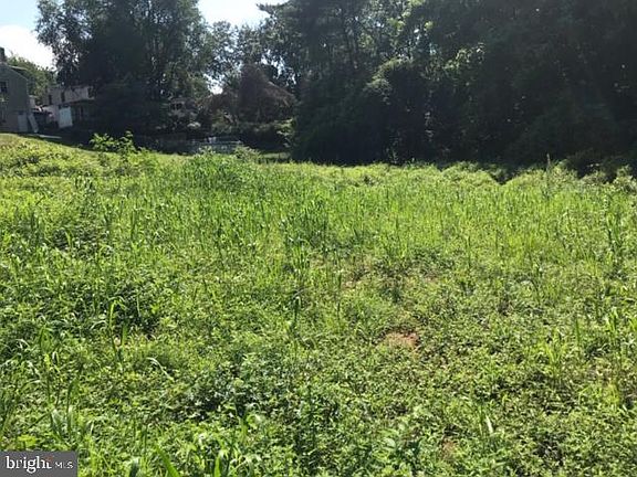 3rd image of N Sycamore Ave