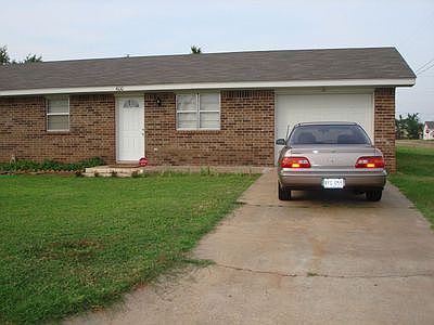 1st image of 600 Avenue I NE