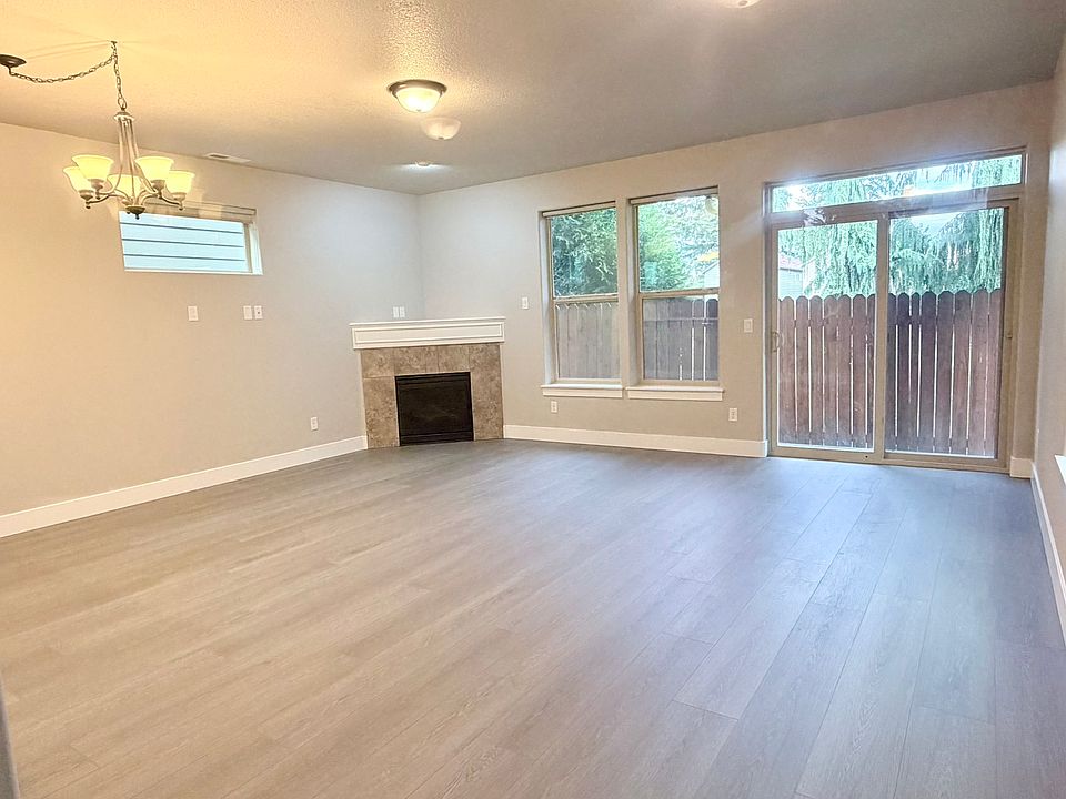 1st image of 209 SE 197th Pl