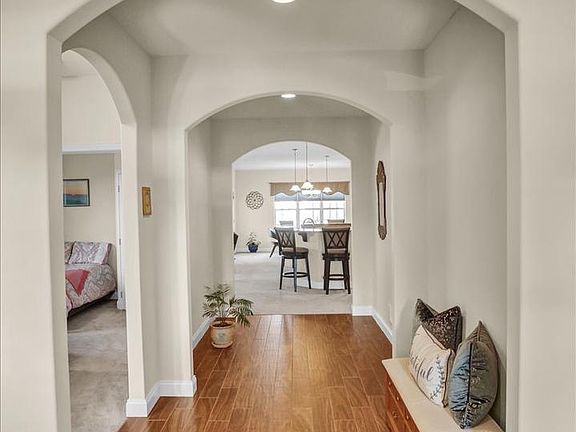 4th image of 72 Sunglo Dr
