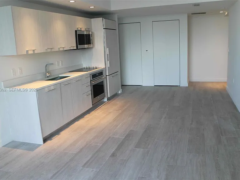 45 SW 9th St #2109 — Photo 1