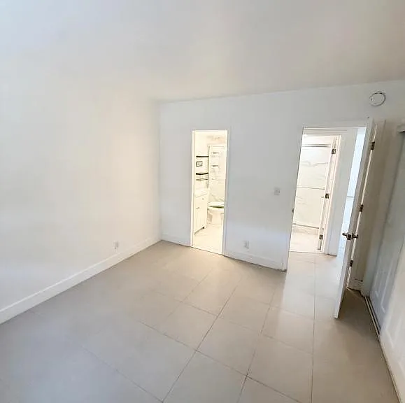 1017 NW 30th Ct #5 — Photo 15