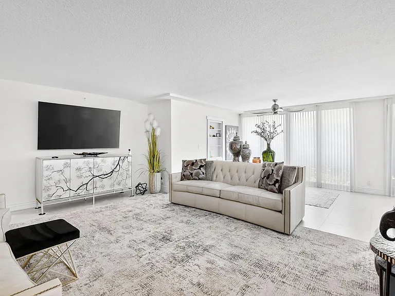7233 Promenade Dr #101 — Photo 24