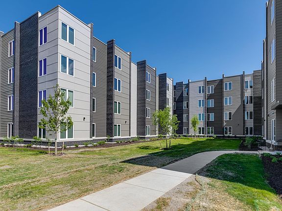 2nd image of 720 E 6th St APT 12