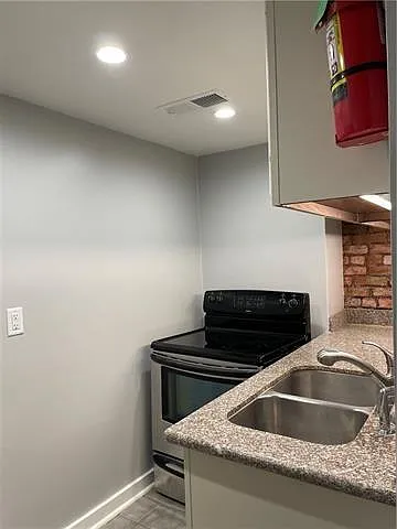 1 bed, 1.0 bath, 500 sqft, $1,350 — Photo 4