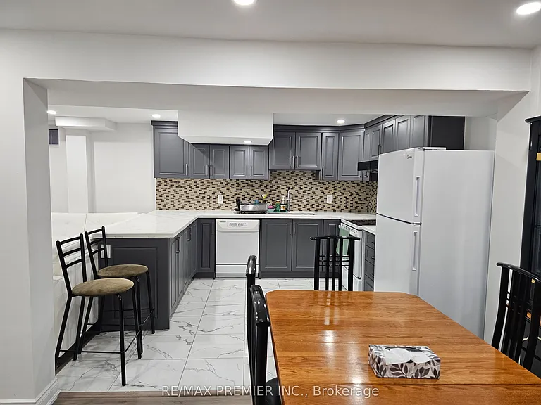 16 Vineyard Ct #B — Photo 9