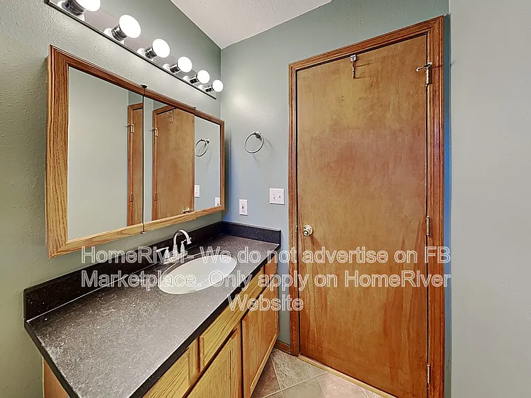 1811 E 8th Ave — Photo 15