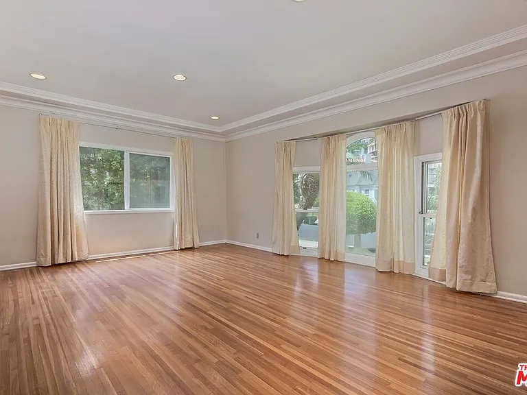 10574 Ashton Ave — Photo 6
