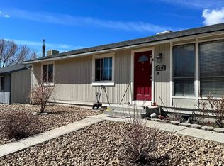 1015 Rabbitbrush Ln, Tonopah, NV 89049