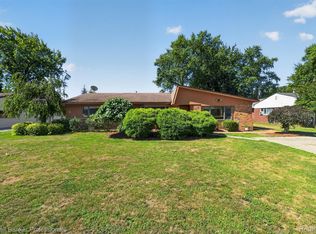 2499 Lafay Dr, West Bloomfield, MI 48324