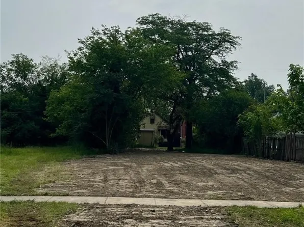 3633 E 147th St, Cleveland, OH 44120