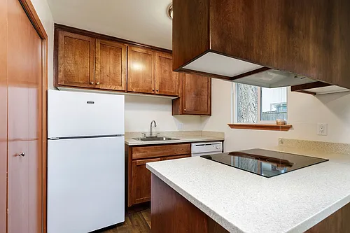 Jefferson Square Apartments Photo 1