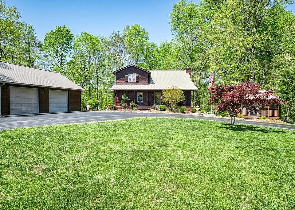1st image of 153 Eagle Crest Dr