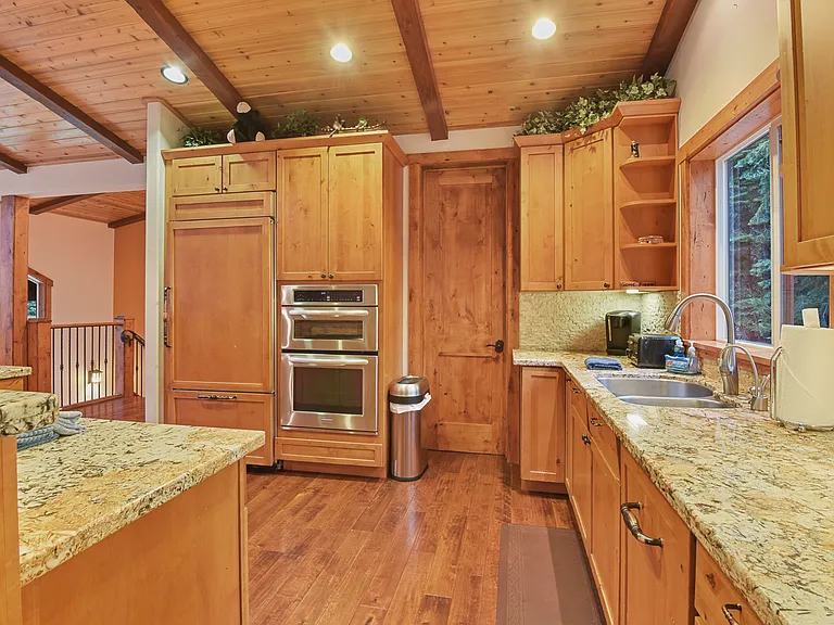 1175 Statford Way — Photo 13