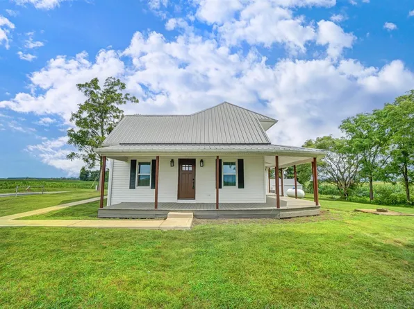 6098 Burnett Perrill Rd, Washington Court House, OH 43160