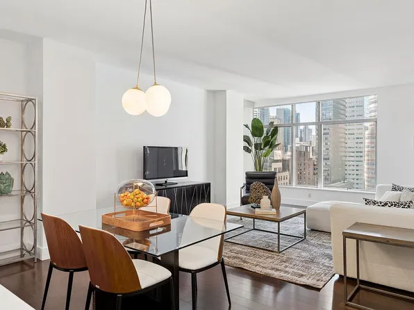 250 E 54th St APT 22F, New York, NY 10022