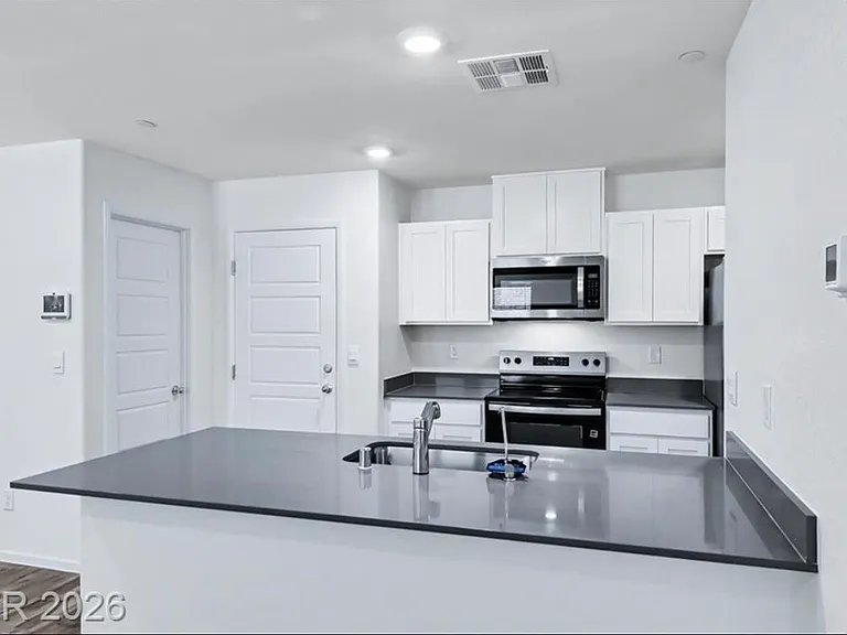 7357 Philip Cove St — Photo 4