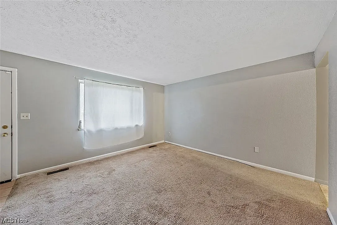 2 bed, 1836 sqft, $950 — Photo 3